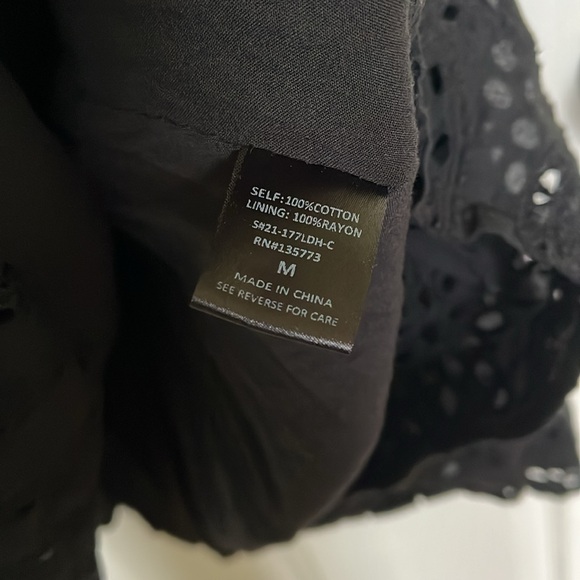 VICI broderie anglaise babydoll tiered mini with pockets! - Picture 5 of 5